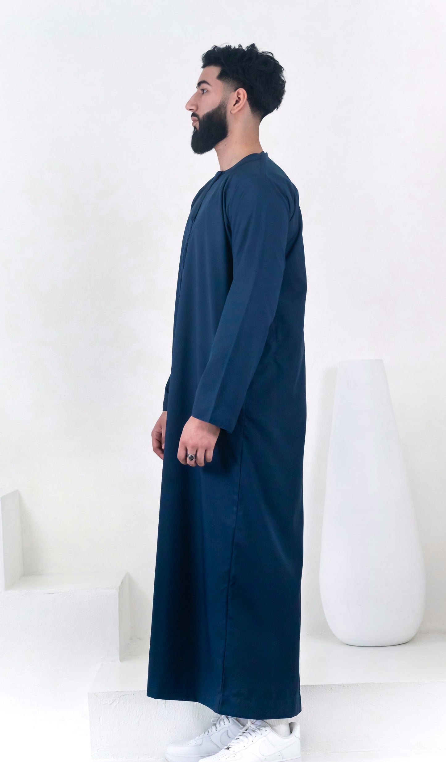 Premium Emirati Thobe: Midnight Blue