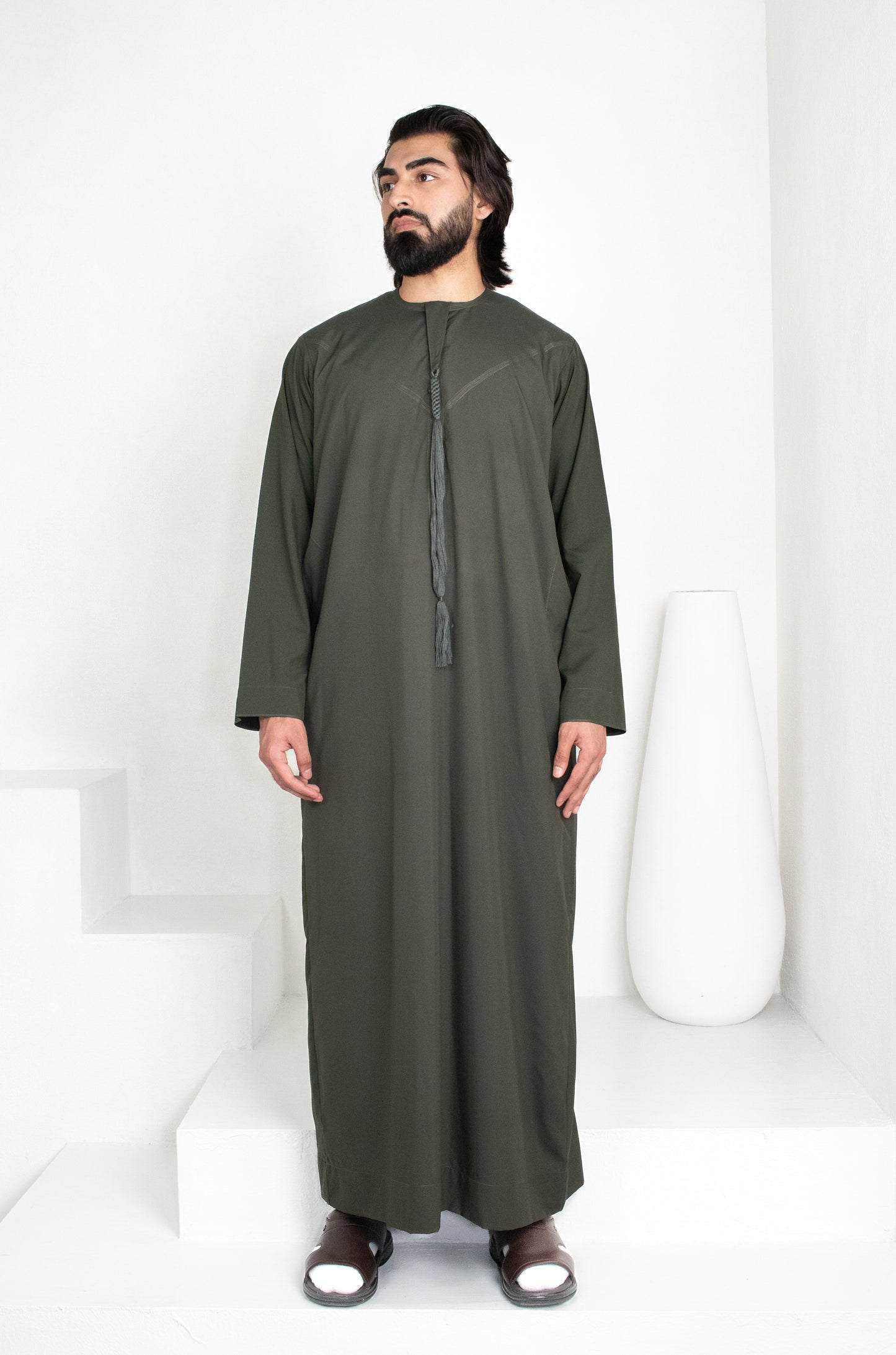 Premium Emirati Thobe: Deep Forest