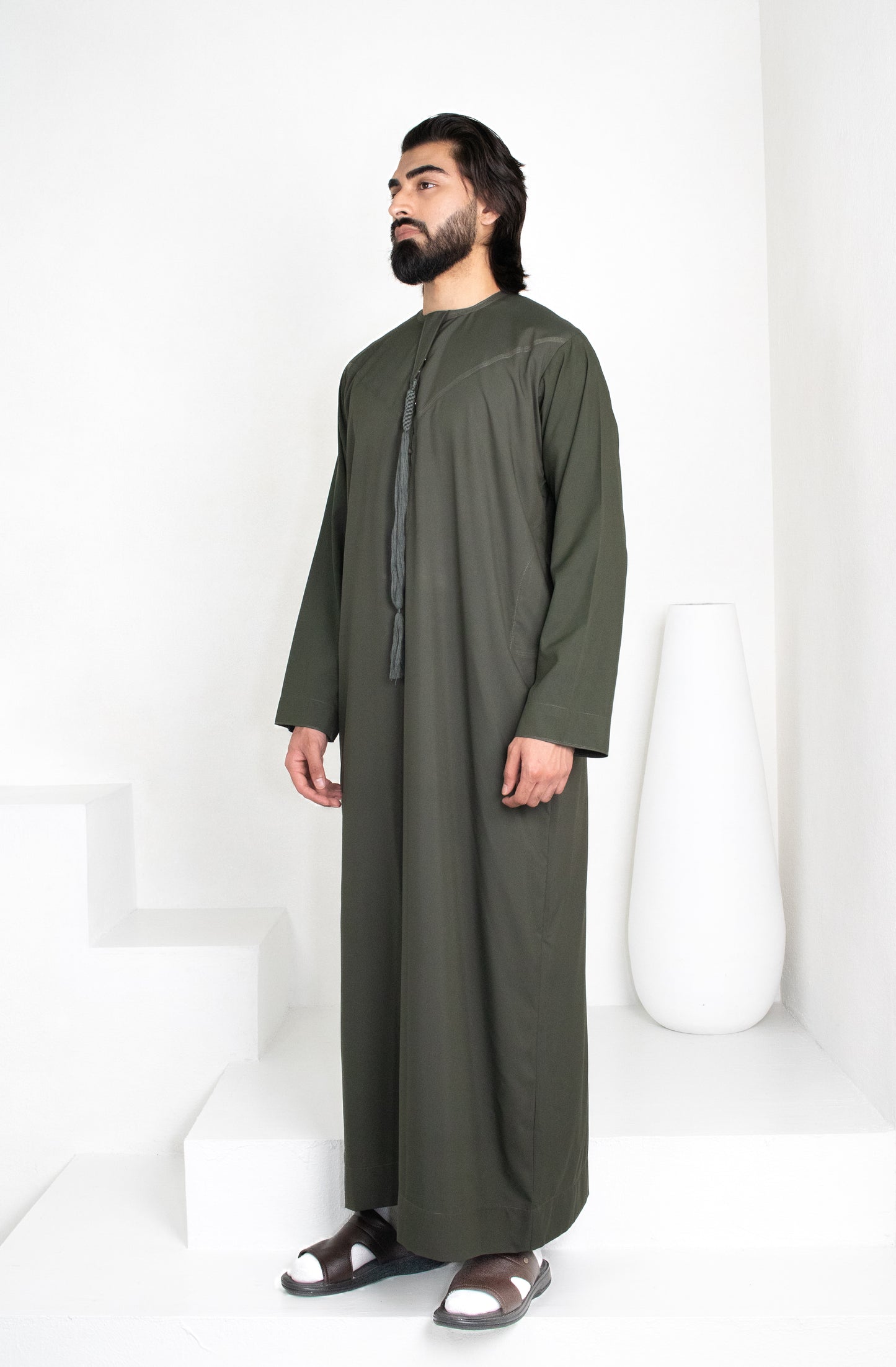 Premium Emirati Thobe: Deep Forest